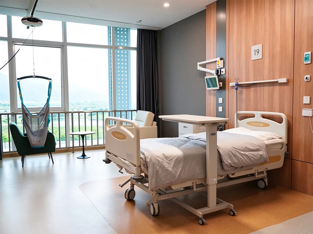Ward with ceiling hoist